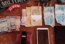 Homem é preso e menor apreendido após roubo de celulares em Craíbas