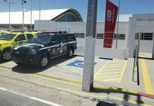 Mulher é presa após arrancar parte de orelha do marido e esfaquear outro homem em Marechal