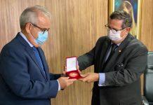 Presidente do TCE/AL recebe Medalha do Mérito Judiciário Desembargador Joaquim Nunes Machado e o Diploma de Honra ao Mérito Judiciário