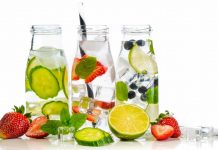 Não gosta de beber água? O truque está em aromatizá-la. Três sugestões