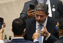 Câmara aprova em 1º turno texto-base da PEC eleitoral de Bolsonaro