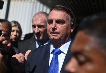 Bolsonaro enfrenta hoje primeiro julgamento que pode torná-lo ineligível