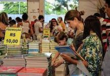 Oficina, minicurso e show: Veja a programação completa de hoje da Bienal do Livro