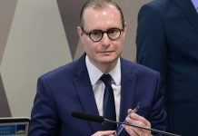 Sob pressão do PT e do governo Lula, Zanin vota contra o marco temporal