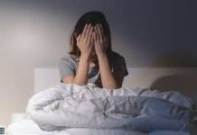 Distúrbios do sono podem ser sinal precoce de demência; entenda