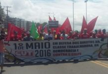 Centrais sindicais e movimentos sociais realizam protesto e anunciam greve geral