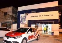 Motorista supostamente embriagado colide, resiste a abordagem e acaba preso