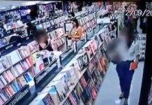 Mulher é flagrada roubando exemplares de bíblia em livraria de Maceió