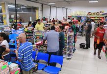 Maceioenses já lotam os supermercados