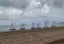 Jangadeiros de Maceió realizam ato em homenagem para vítimas da Covid-19
