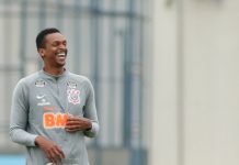 Corinthians retira três pessoas do jogo contra o Galo por covid-19