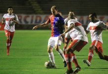 CRB é derrotado por 2 a 0 e vê Paraná assumir a liderança da Série B