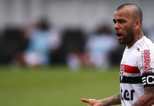 Daniel Alves pode voltar à lateral e ‘atrapalhar’ esquema de Fernando Diniz