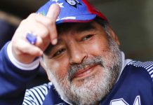 Abatido e com dores no corpo, Maradona é internado em La Plata