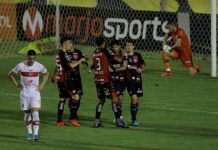 CRB começa vencendo, mas acaba levando a virada do Vitória no Barradão: 2 a 1
