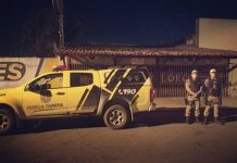 Jovem é morto a tiros enquanto esperava carro de aplicativo