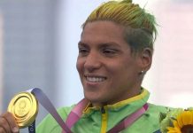 É ouro! Ana Marcela Cunha vence maratona aquática em Tóquio