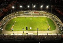 Pandemia dá trégua, estádios ensaiam volta do público, mas Rei Pelé permanece interditado para torcida