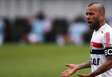 São Paulo rescinde contrato de Daniel Alves e parcela dívida em 5 anos