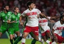CRB e Coritiba empatam em jogo de confronto direto no Rei Pelé