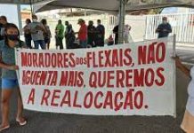 Moradores fecham sede da Braskem e acampam em protesto por agilidade nas indenizações