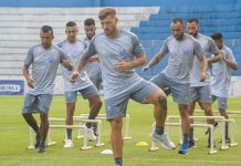 Elenco do CSA se apresenta e inicia atividades no CT do Nelsão