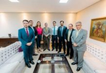 JHC faz visita de cortesia ao governador em exercício Kléver Loureiro e ressalta união de esforços