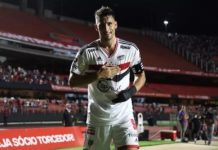 Calleri brilha, mas coletivo do São Paulo é quem sobra em goleada no Morumbi
