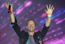 Pulseira do Coldplay no Rock in Rio é vendida na web por R$ 300