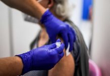 Brasil tem 48% da população vacinada com reforço ou dose adicional