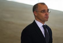 Decisão de Mendonça beneficia ‘ombro amigo’ evangélico acusado de ‘rachadinha’