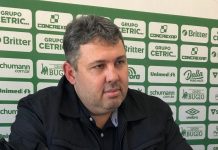 Tenório deve ficar e CSA acerta com Marlon e Alarcon