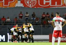 CRB perde duelo direto com o Criciúma e vê acesso mais distante