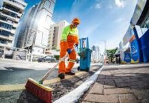 Paralisação de garis interrompe serviços de limpeza urbana em Maceió nesta segunda-feira
