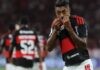 Flamengo bate Vitória no Maracanã e volta a pressionar líder Palmeiras