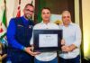 Flávio Bolsonaro agradece a Leonardo Dias por título de cidadão honorário de Maceió