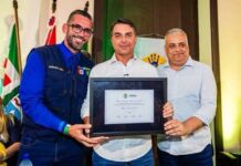 Flávio Bolsonaro agradece a Leonardo Dias por título de cidadão honorário de Maceió