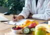 Como comer mais fibras: hábito simples com frutas pode ajudar